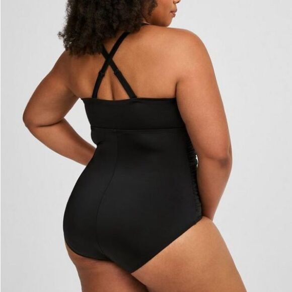 Torrid Women’s NWT’s Plus Size Wireless Lattice One-Piece Black Swimsuit Size 2X - Picture 4 of 14